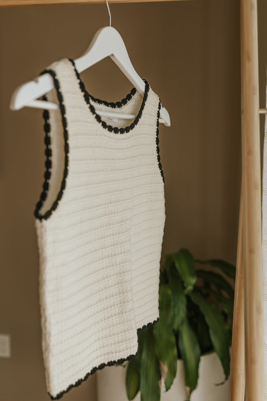 Women's Sleeveless Crochet Knit Top - Ivory