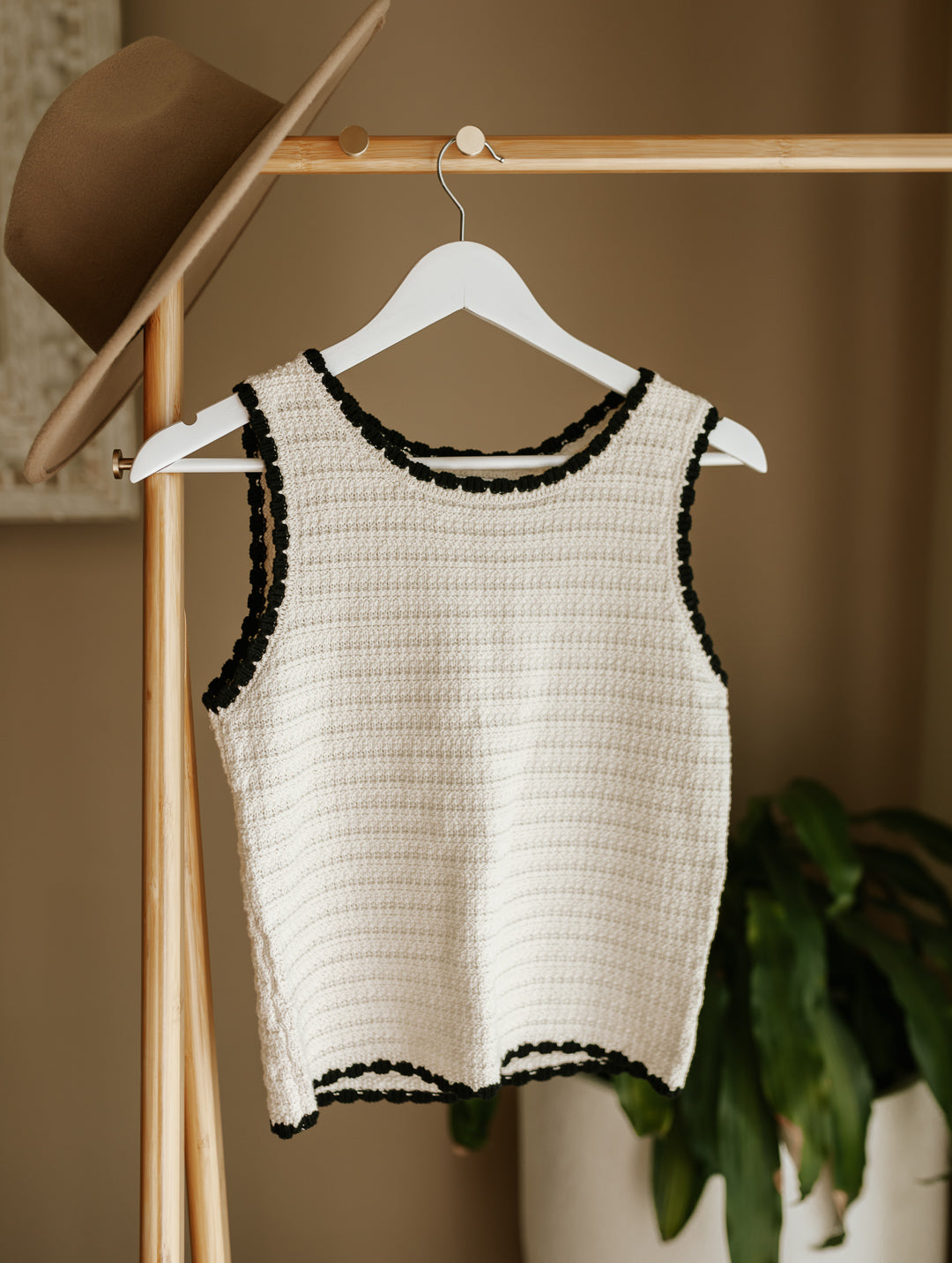 Women's Sleeveless Crochet Knit Top - Ivory